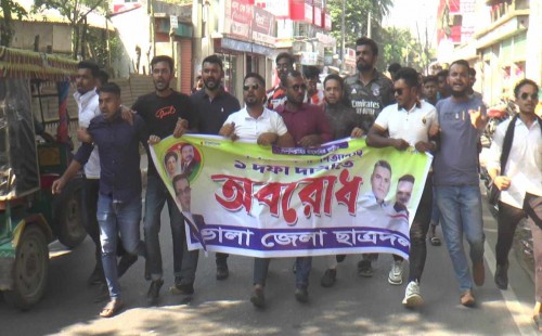 ঢাকায় পুলিশের গাড়িতে আগুনের ঘটনায় দুজন গ্রেপ্তার